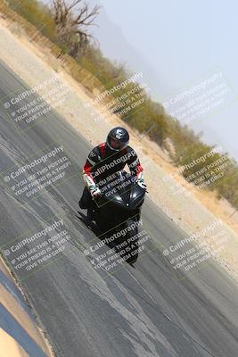 media/Mar-28-2022-Superbike Trackdays (Mon) [[b8603d0f67]]/Open Track Time/Turn 3 Inside/